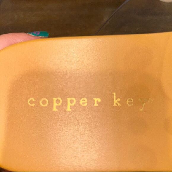 Copper Key Faux Pearl Clear Jelly Slip On Sandal Shoes - Picture 6 of 8